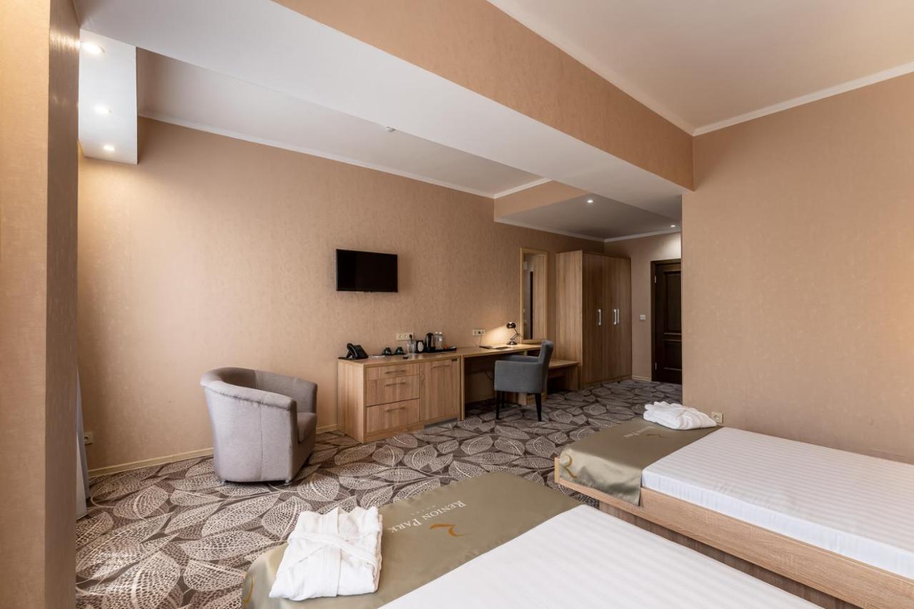 Renion Park Hotel Almaty Eksteriør bilde