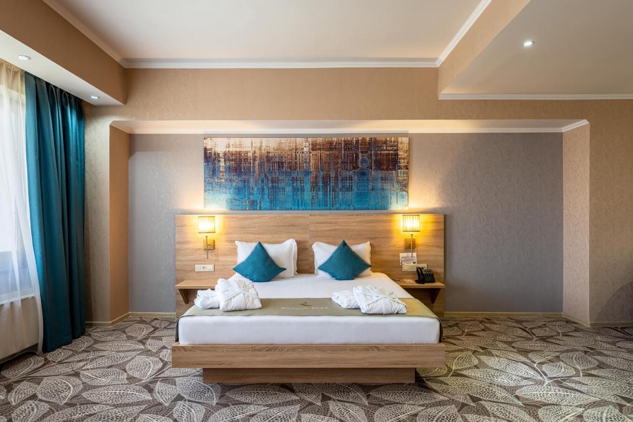 Renion Park Hotel Almaty Eksteriør bilde